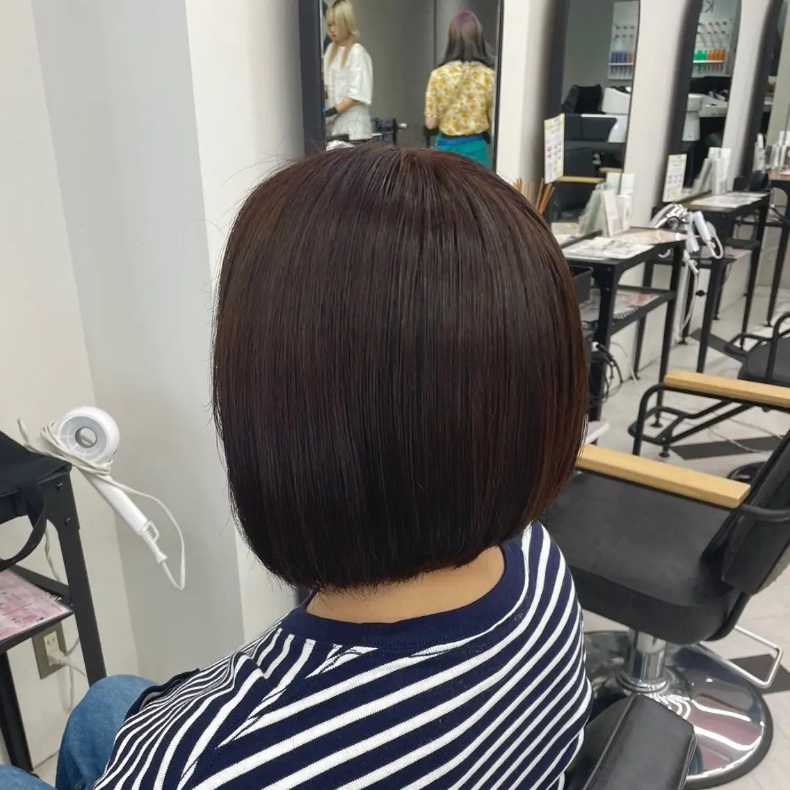 ショート カラー パーマ ヘアアレンジ メンズ キッズ ネイル マツエク・マツパ アイブロウ トリートメント ブラウン mona/ ストレートスタイル✨のヘアスタイル
