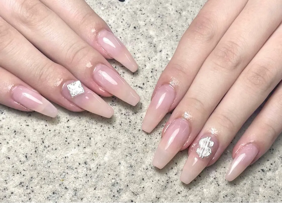 ネイル オーロラネイル ブルー チークネイル 長さ出し フットネイル NOA 大塚のネイルデザイン