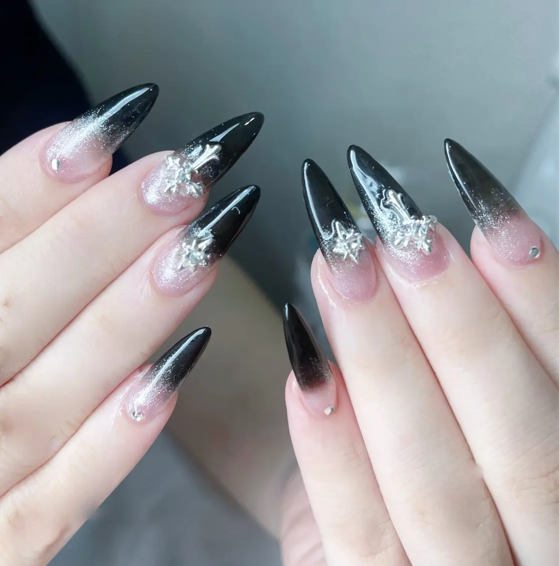 ネイル フットネイル フレンチネイル グラデーション キラキラネイル マグネットネイル ハンドネイル Lina nailのネイルデザイン