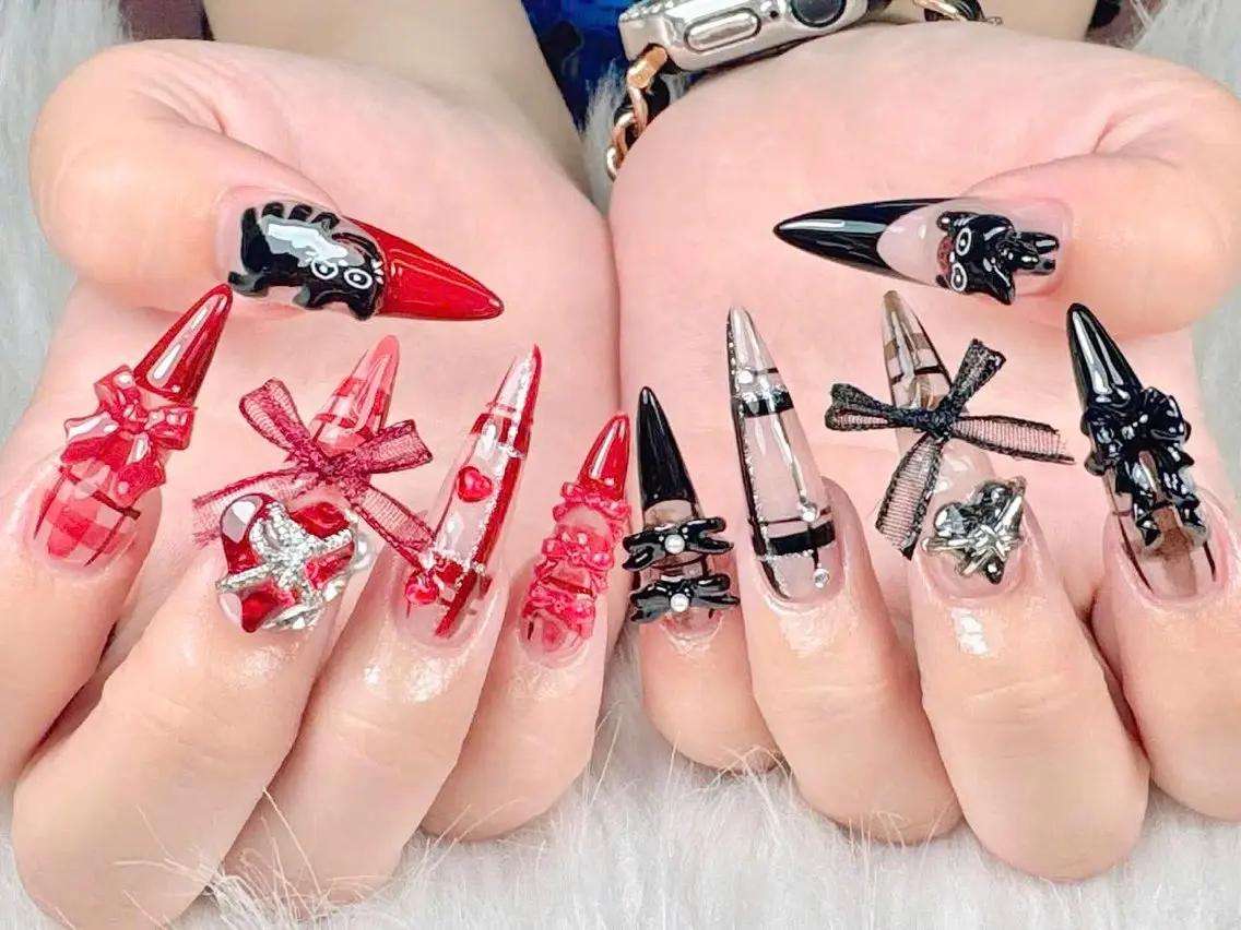 ネイル アートネイル ボルドー フレンチネイル ジェルネイル 氷ネイル・うるうるネイル ハンドネイル Julie NailSalonのネイルデザイン
