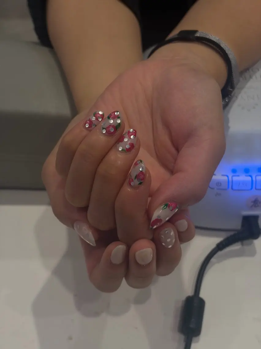 ネイル SHELLTOKYO Hana🌺のネイルデザイン