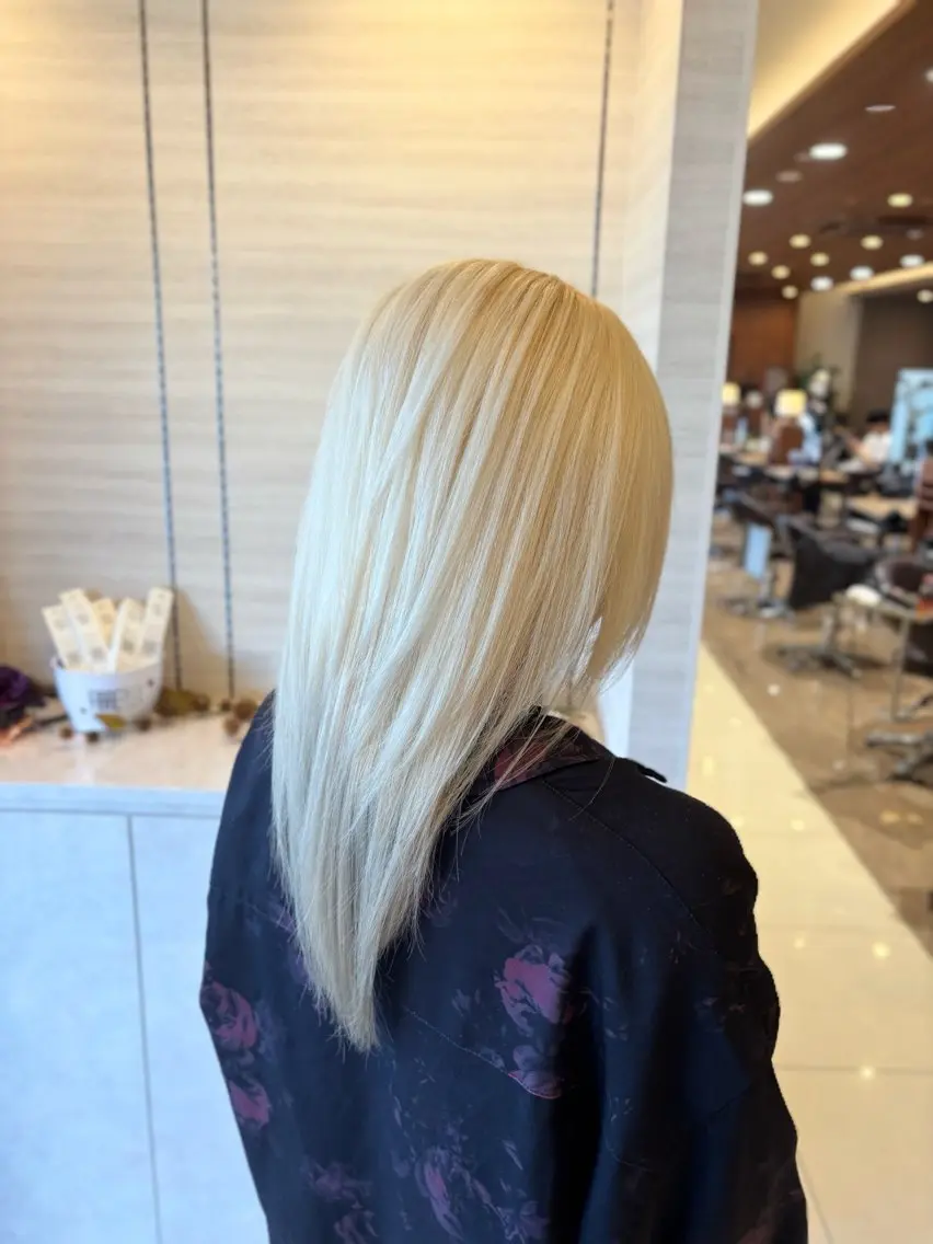 セミロング カラー ヘアアレンジ ブリーチ ヘアセット まい 静岡インター通りのヘアスタイル