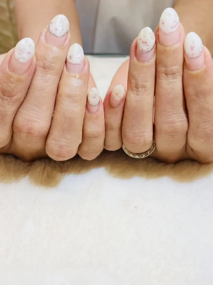 ネイル ジェルネイル ホワイト 心斎橋Salon Epokkuのネイルデザイン