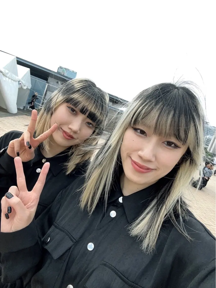ミディアム カラー 黒髪 ブロンド デザインカラー 舘山 みらいのヘアスタイル
