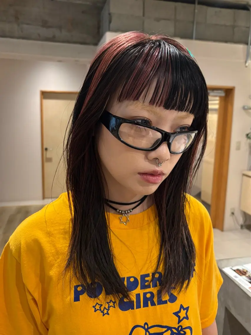 セミロング カラー 黒髪 デザインカラー ピンクカラー カット ヘアカラー ai ㅤのヘアスタイル
