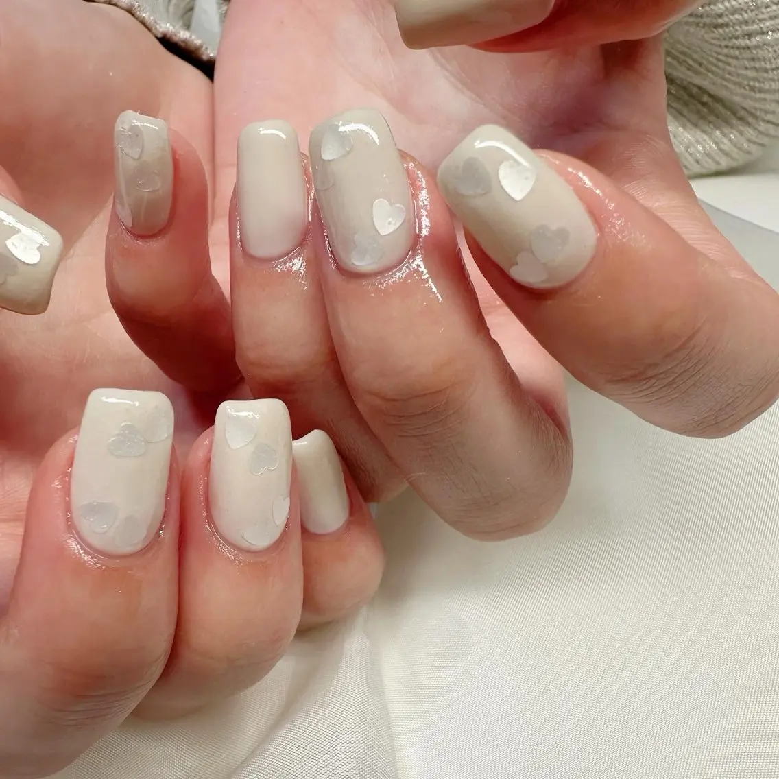 ネイル ハート ホログラムネイル 氷ネイル・うるうるネイル 韓国ネイル ニュアンスネイル 🪞KAPE NAIL 🪞のネイルデザイン