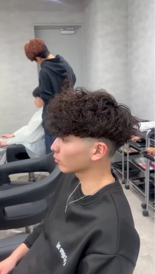 カラー ヘアカラー スパイキー/ロン毛/ フェザー/トムのヘアスタイル