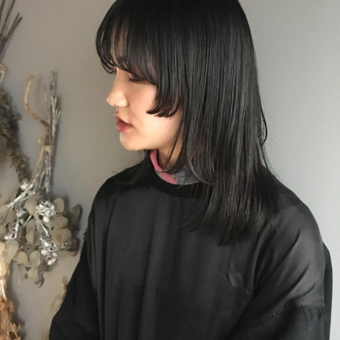セミロング アッシュ 顔周りカット レイヤーカット カット 縮毛矯正 是非可愛くさせて ください🩷sakiのヘアスタイル