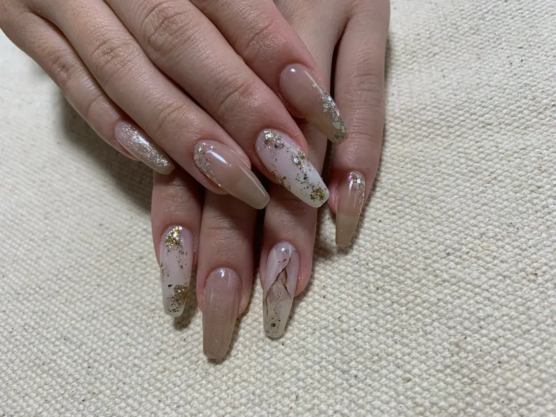 ネイル アートネイル ラメ(グリッター) 大理石ネイル(マーブル) ミラーネイル 冬ネイル ハンドネイル nail room カジカジのネイルデザイン