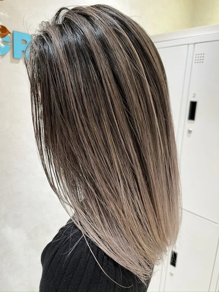 ロング カラー ヘアカラー トリートメント シアーベージュニスト 🥣大石亜里紗のヘアスタイル