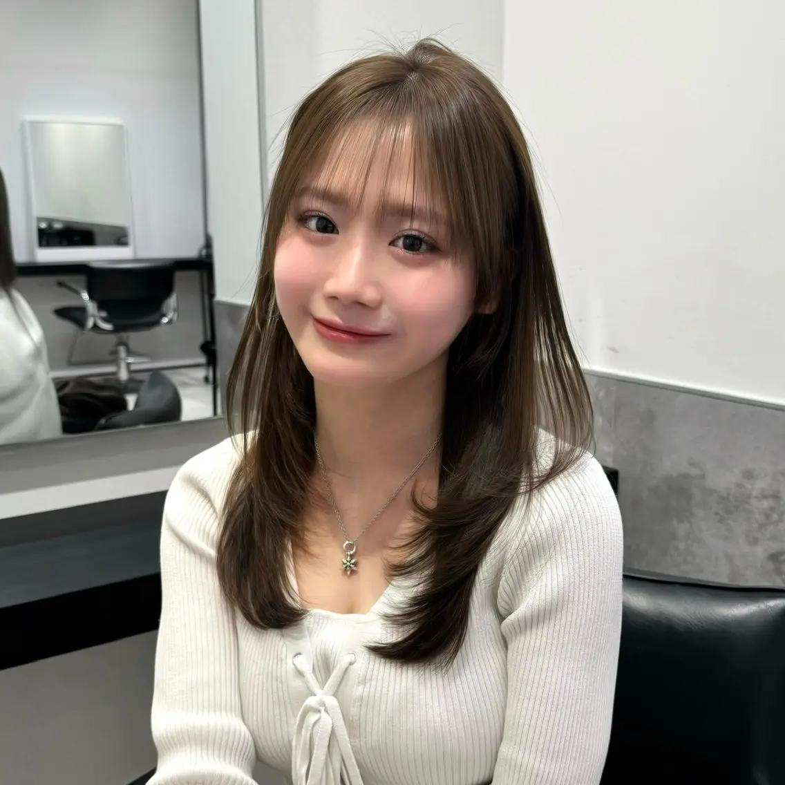 ロング カラー 透明感カラー グレージュ 顔周りカット レイヤーカット カット ヘアカラー トリートメント 韓国系支持率No.1 レイヤー特化/きょうのヘアスタイル