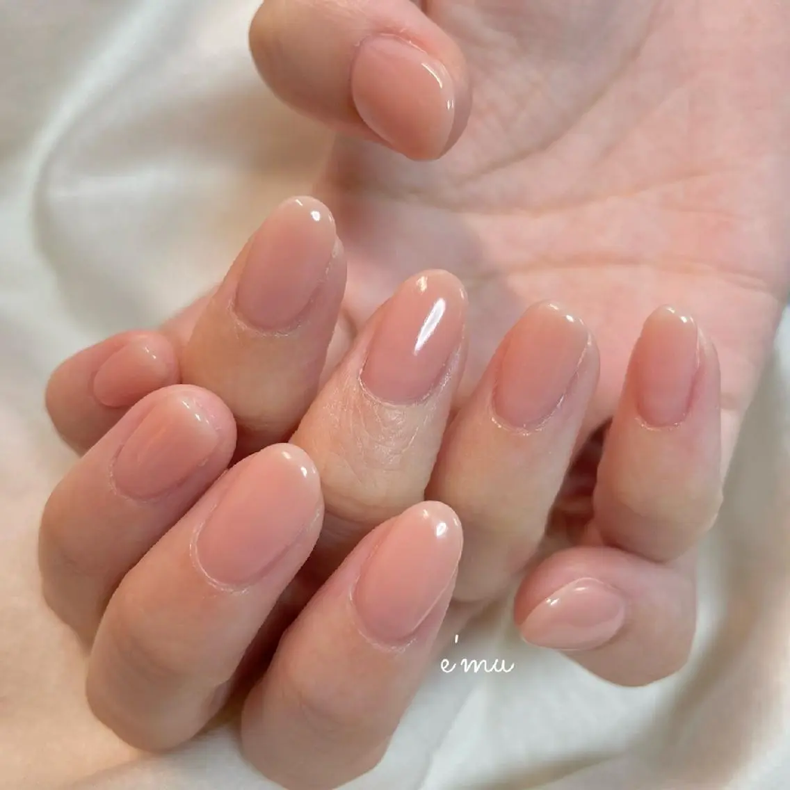 ネイル オフィスネイル ワンカラーネイル シンプルネイル ハンドネイル nail salon e'mu💐のネイルデザイン