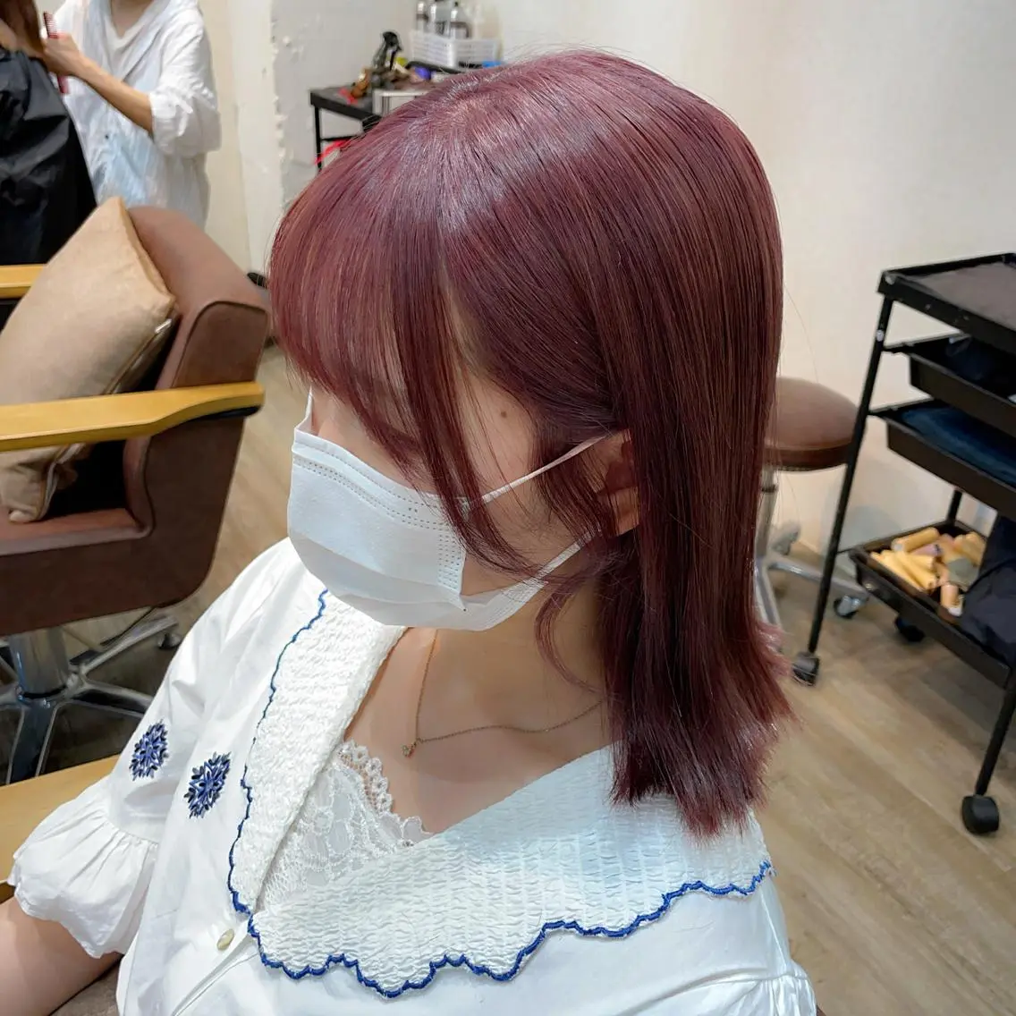 ミディアム カラー ベージュカラー ピンクカラー ピンクベージュ ヘアカラー 🕊miki モテ髪🫧のヘアスタイル
