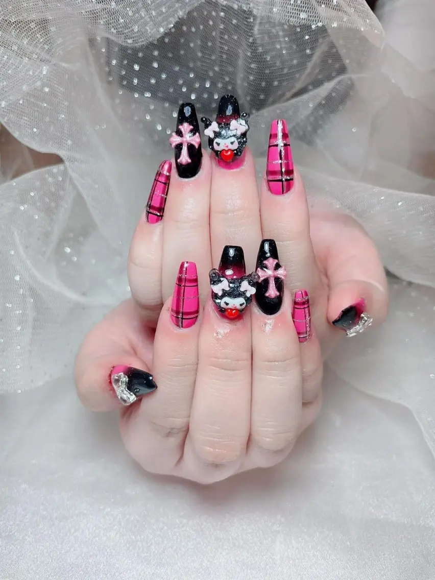 ネイル ハンドネイル Queen Nail Salonのネイルデザイン