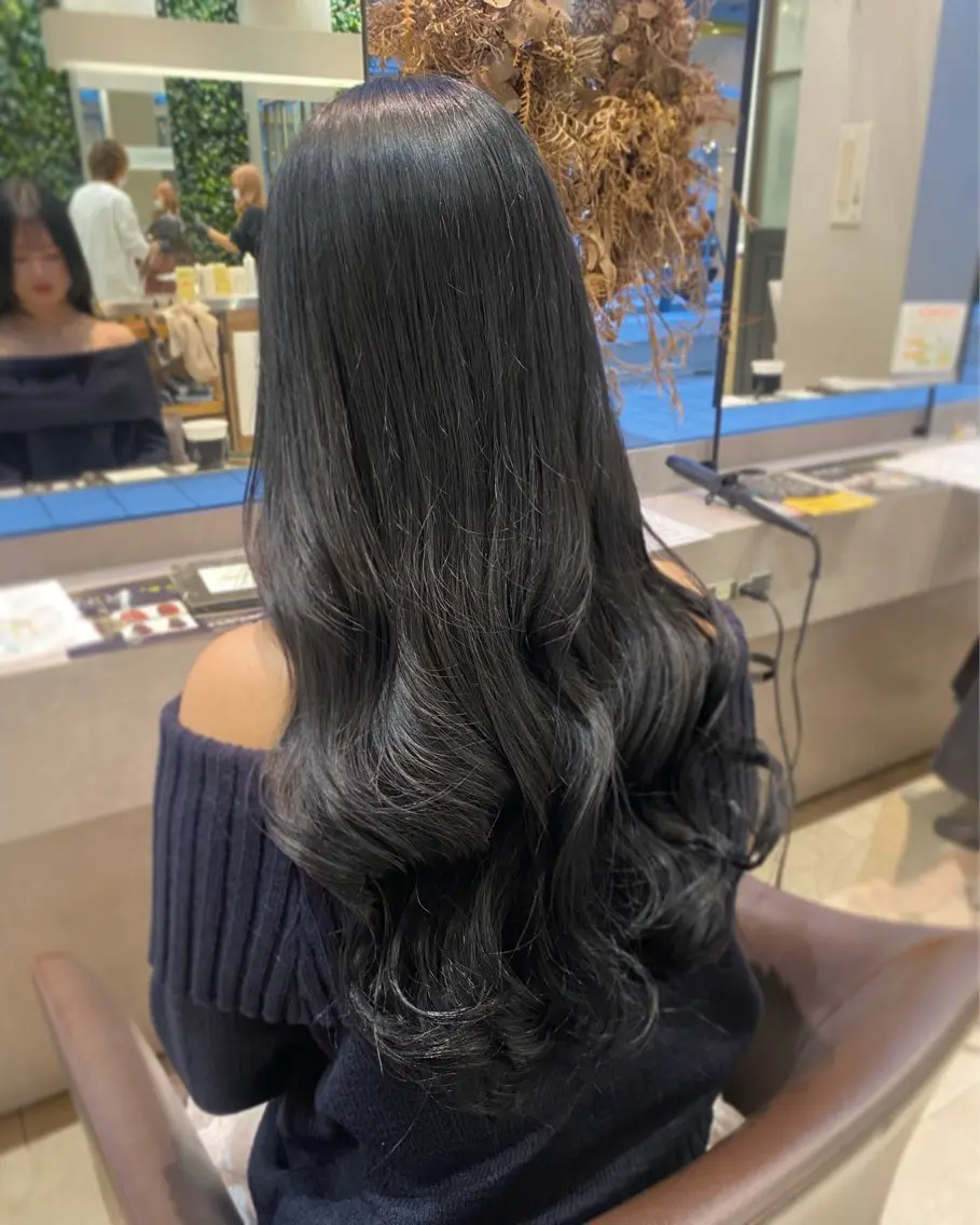 ロング カット ヘアカラー 🩰Lolonois 森ノ宮Aiko🎀のヘアスタイル
