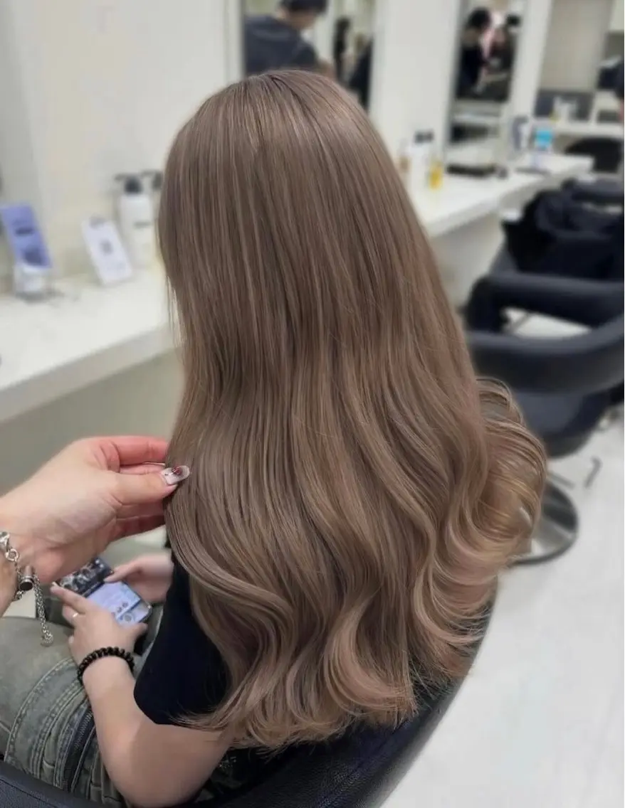 ロング カラー ヘアアレンジ ヘアカラー 韓国レイヤー&ピンク 艶髪🩶maikoのヘアスタイル