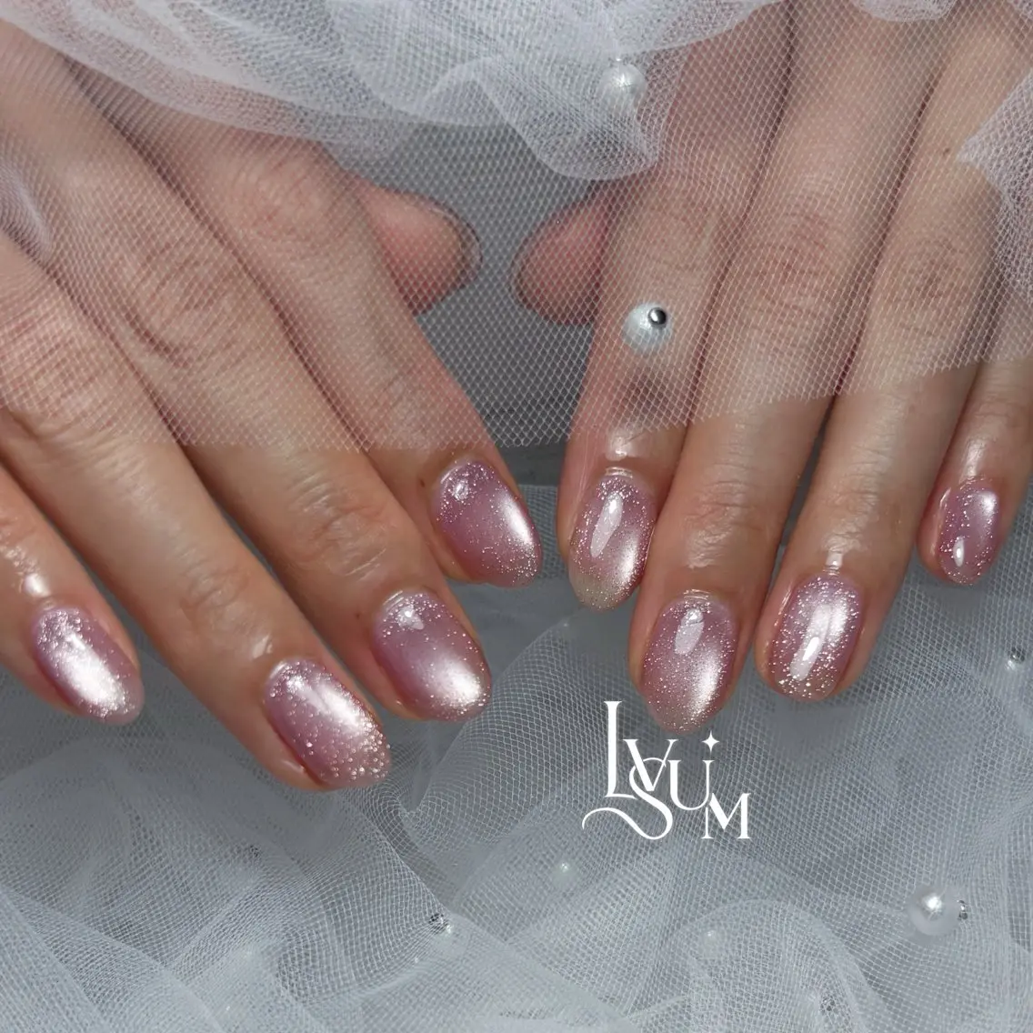 ネイル キラキラネイル マグネットネイル パープル ショートネイル ハンドネイル lvsum nailのネイルデザイン