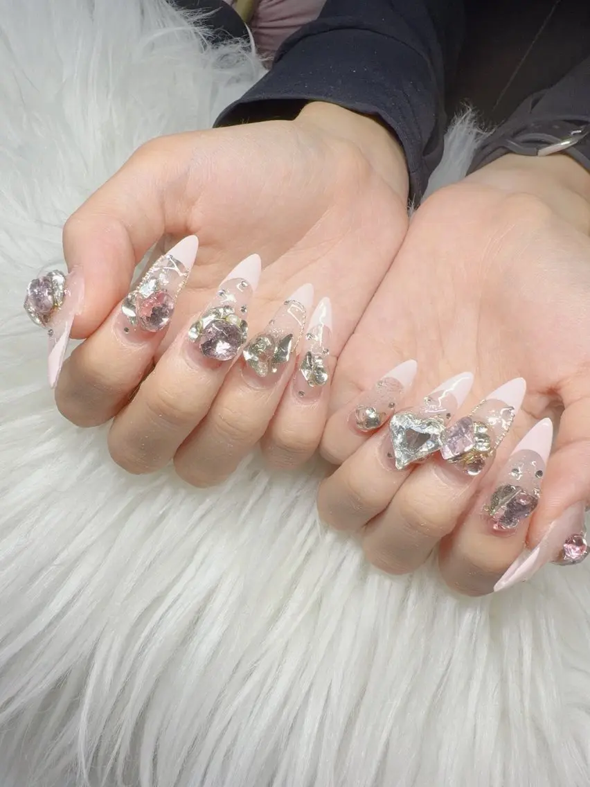 ネイル Lee Nailsのネイルデザイン