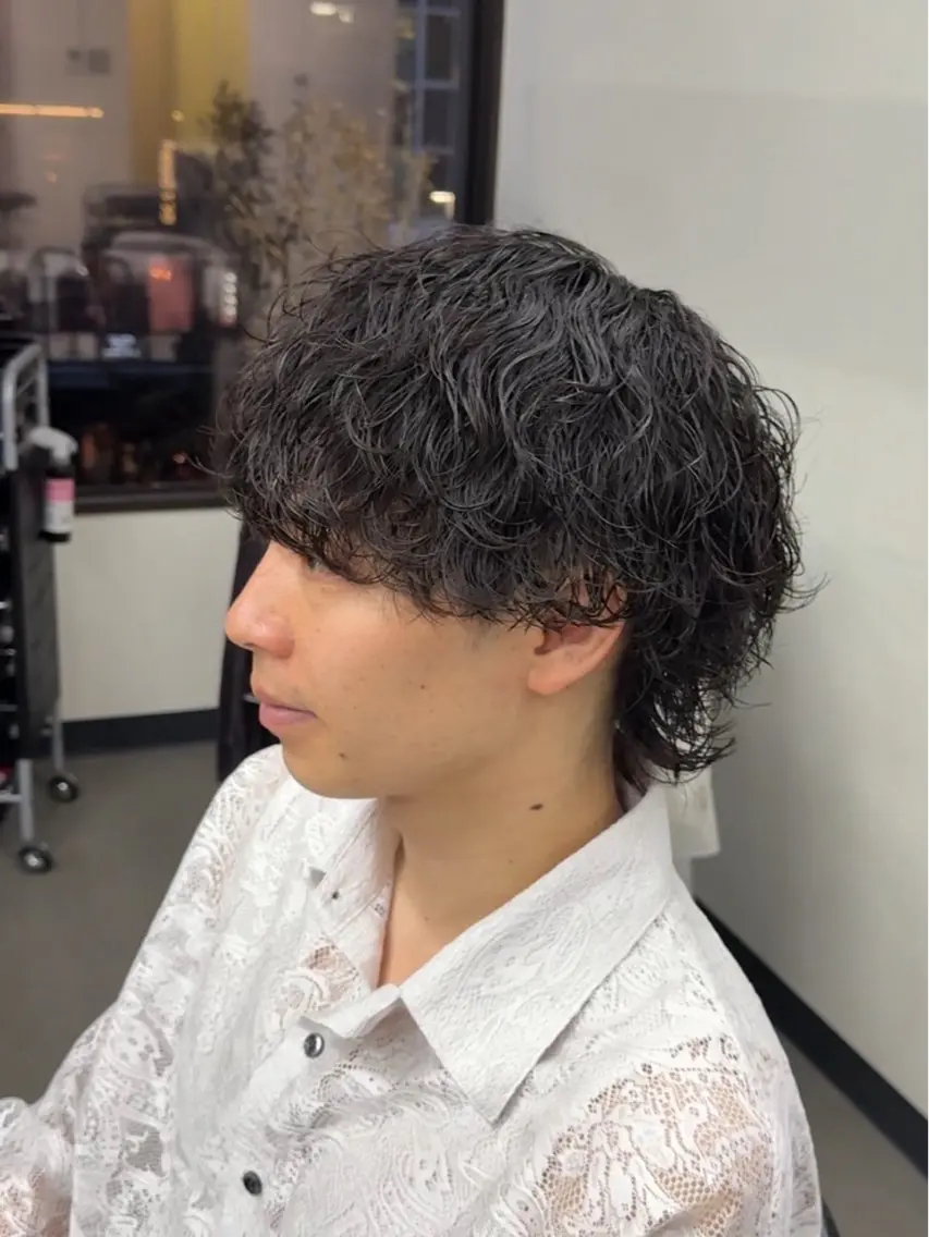 ショート パーマ メンズ メンズパーマ 波巻きパーマ 渋谷／ブリーチ／ カラーモデル／はるとのヘアスタイル