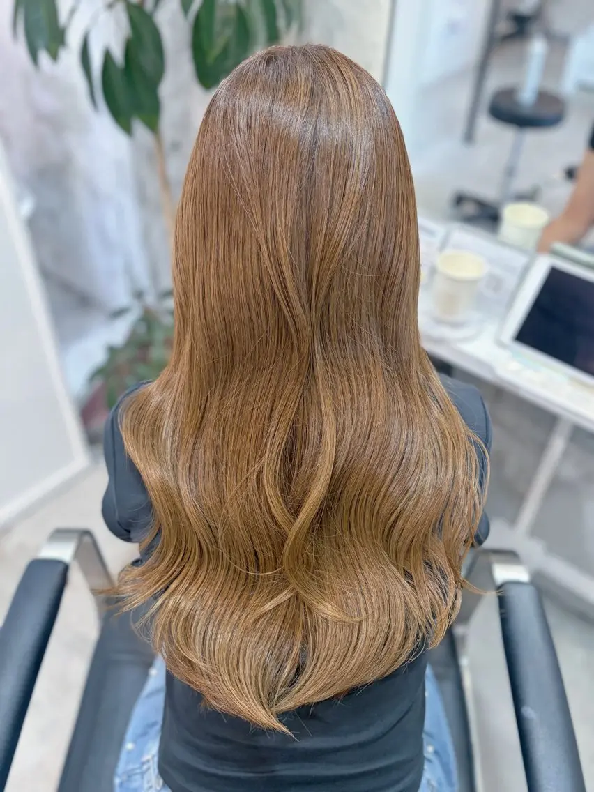 ロング カラー ベージュカラー ブリーチ 透明感カラー ヘーゼル ブリーチなしカラー ヘアカラー karen 髪質改善のヘアスタイル