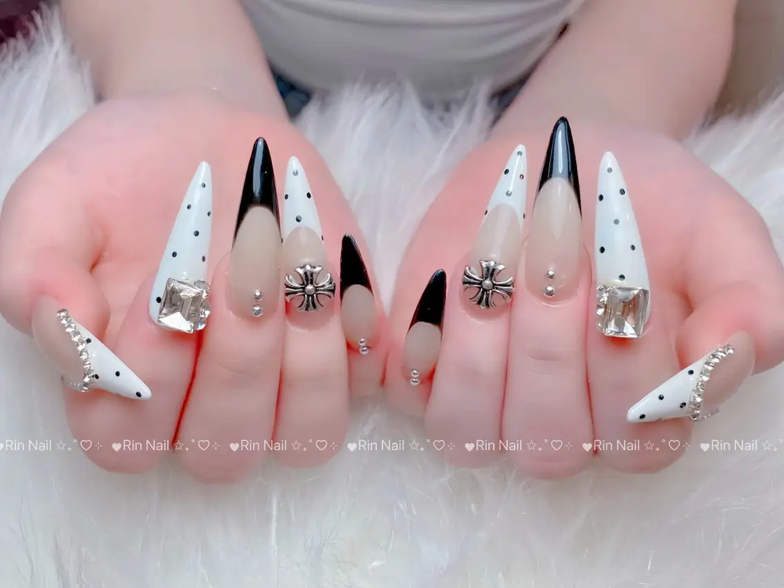 ネイル オーロラネイル ブルー フットネイル ジェルネイル 氷ネイル・うるうるネイル ハンドネイル Rin Nail 新大久保店のネイルデザイン