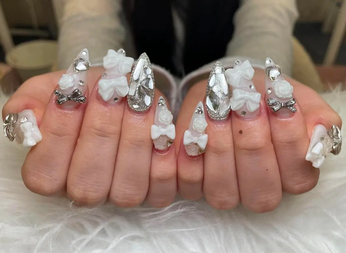 ネイル フレンチネイル ジェルネイル ガーリー 韓国ネイル ロングネイル ハンドネイル NieNail Nezukoのネイルデザイン