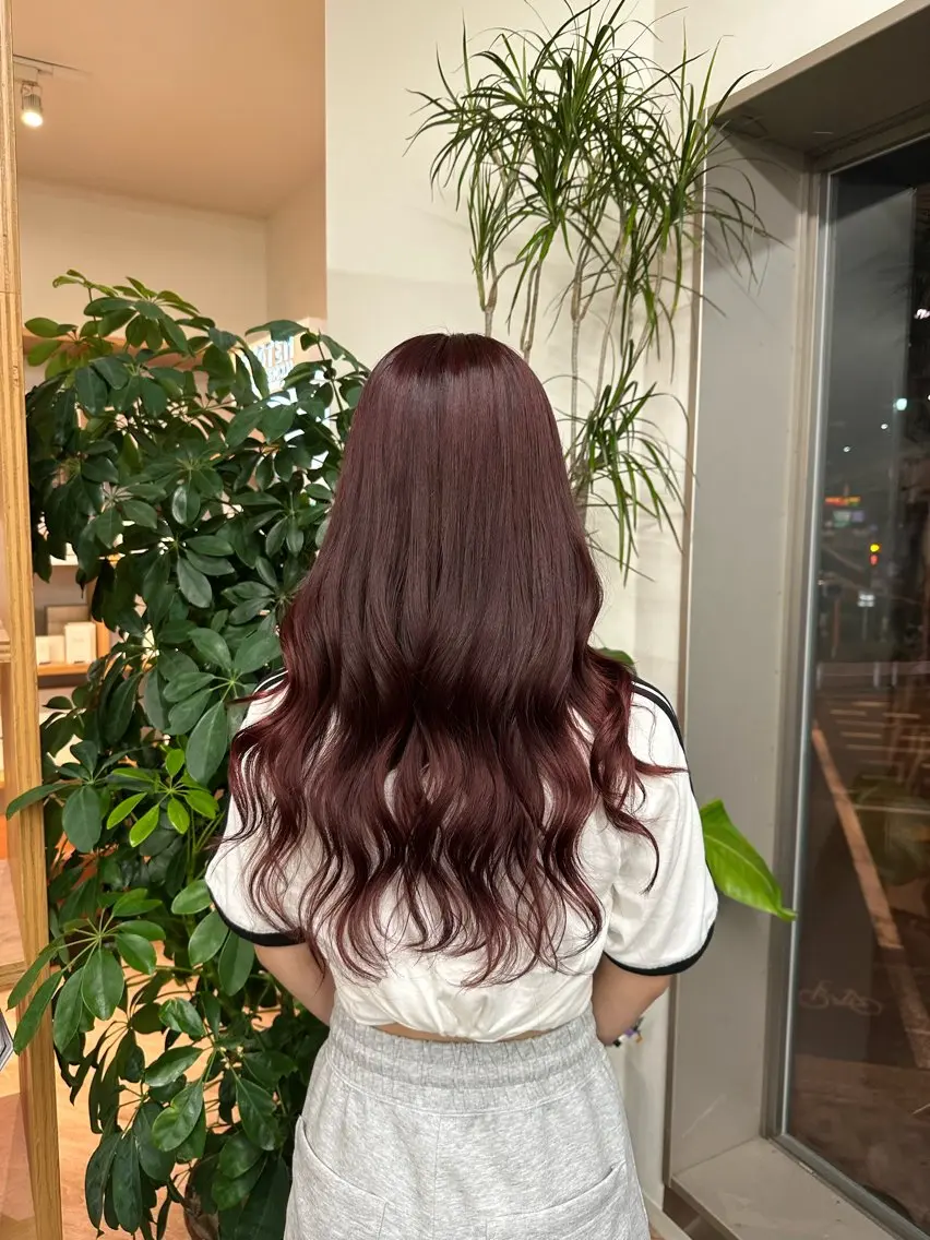 ロング カラー ダブルカラー レッドカラー 岡山 紗里奈のヘアスタイル