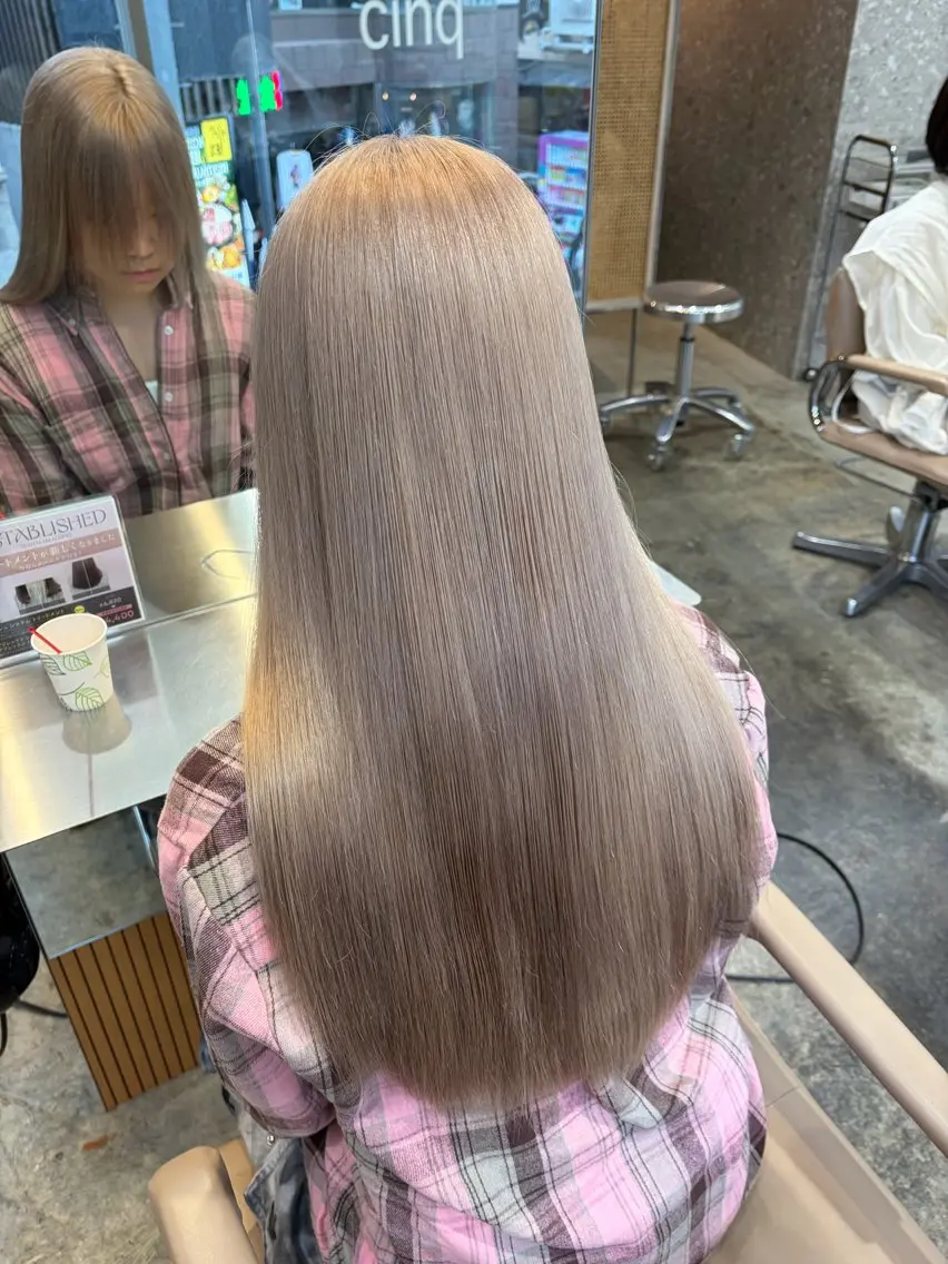 ロング ヘアカラー ミルクティーベージュ レイヤー/あげは🎀のヘアスタイル