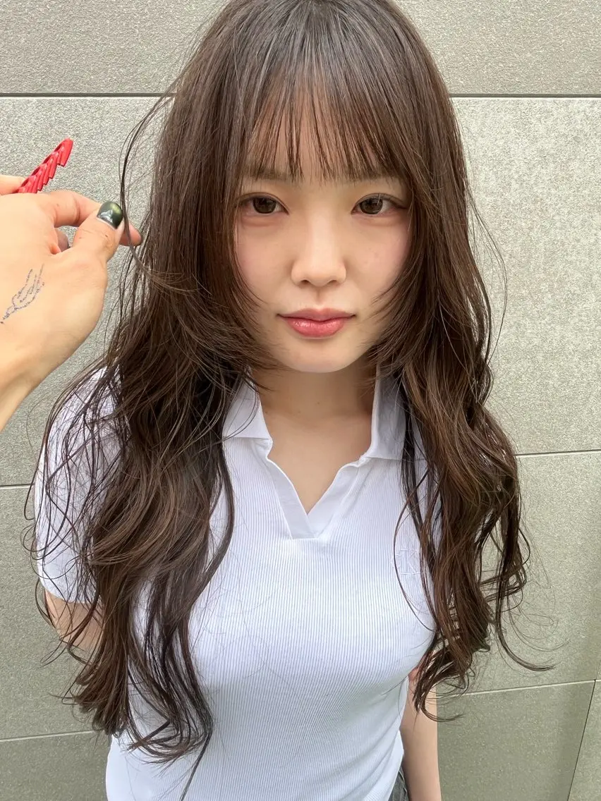 ロング カラー ベージュカラー 透明感カラー ミルクティーベージュ ヘアカラー 似合わせパーマ/ 山本銀次郎のヘアスタイル