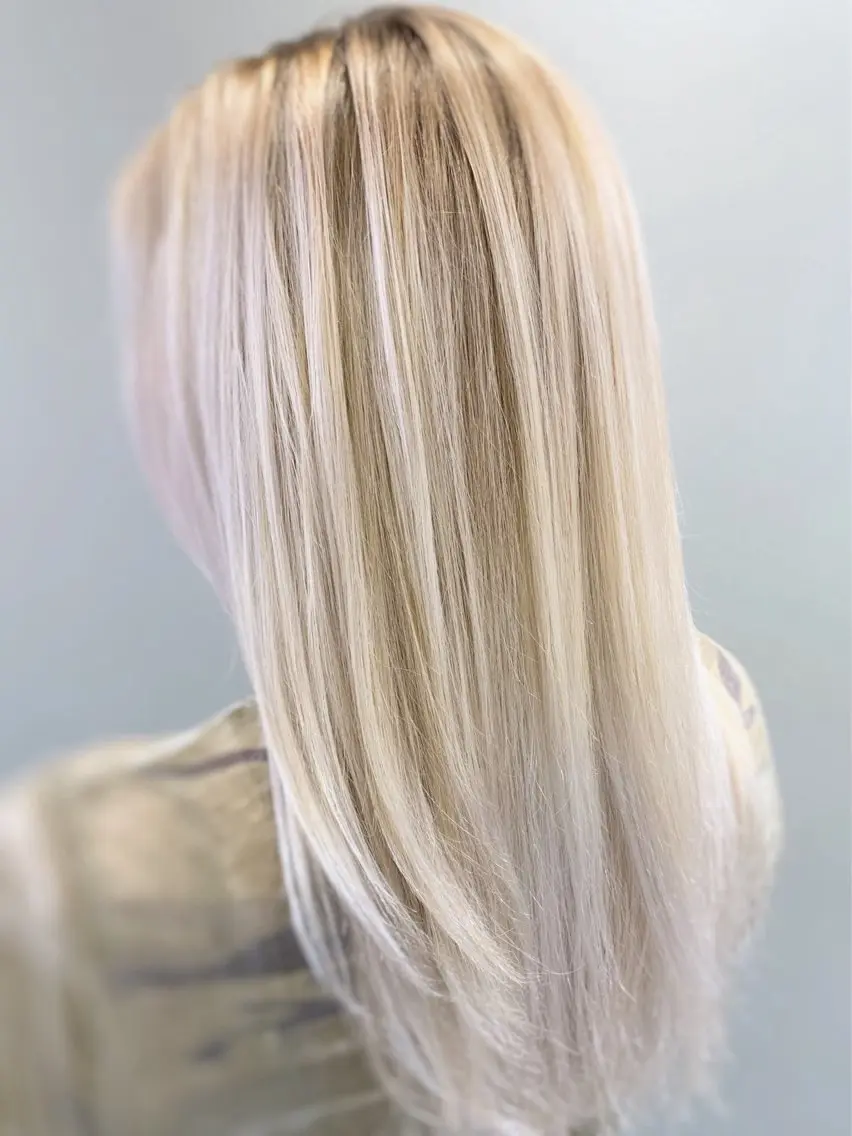 セミロング WHALE hair × beautyのヘアスタイル