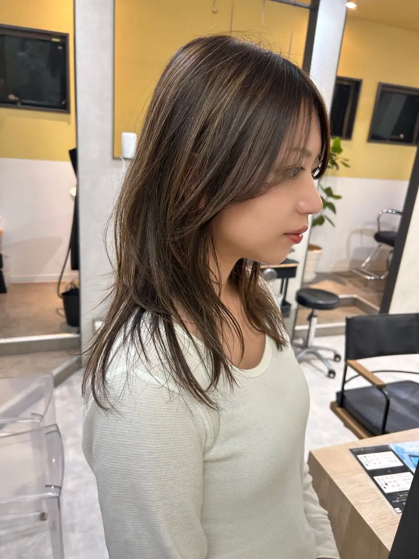 ロング カラー レイヤーカット ウルフカット ウルフレイヤー カット トリートメント hubhair レイヤー/透明感のヘアスタイル