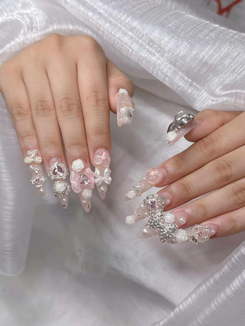 ネイル 長さ出し グラデーション 卒業式 キラキラネイル マグネットネイル ハンドネイル Lee Nailsのネイルデザイン