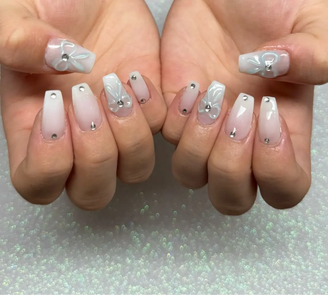ネイル ハンドネイル VIERU 🌈🎀💖のネイルデザイン