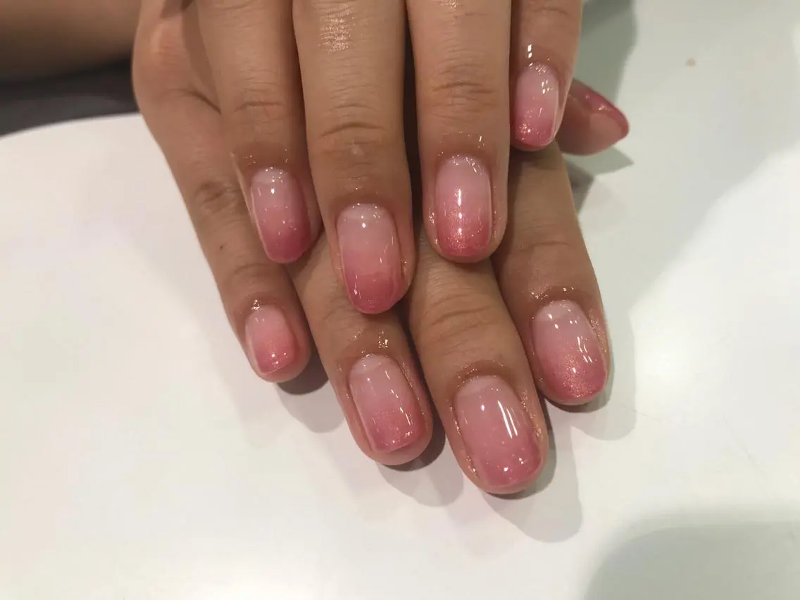 ネイル グラデーション Charme. NOBUKOのネイルデザイン