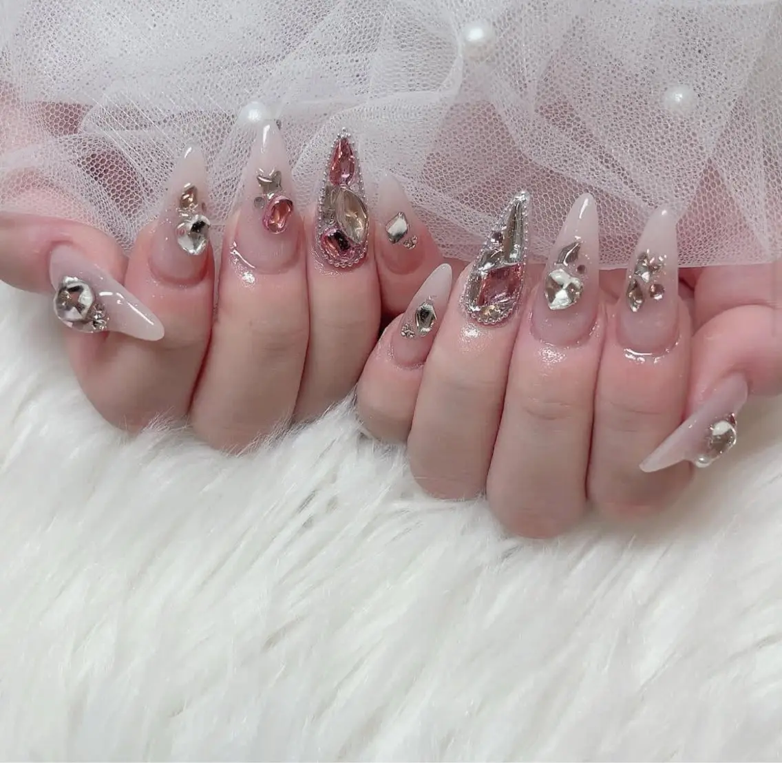 ネイル アートネイル フラワーネイル フレンチネイル ジェルネイル グラデーション ハンドネイル Ryu Nail NekoChanのネイルデザイン