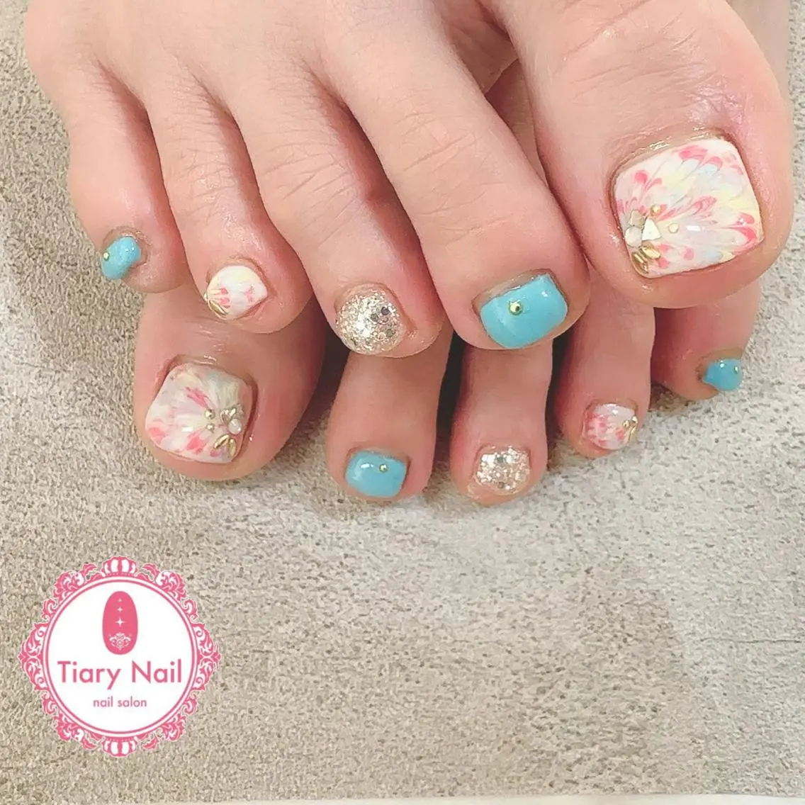 ネイル tiarynail K K🐼のネイルデザイン