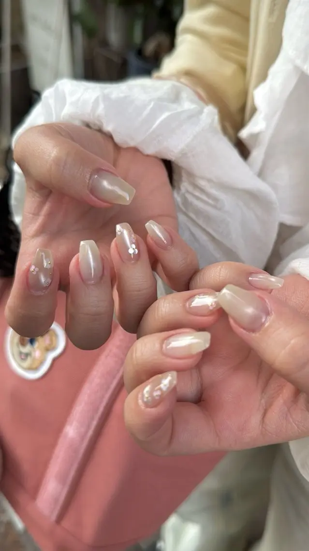 ネイル フラッシュネイル フラッシュマグ フットネイル フレンチネイル 韓国ネイル ハンドネイル SAKU nail 作島茜のネイルデザイン