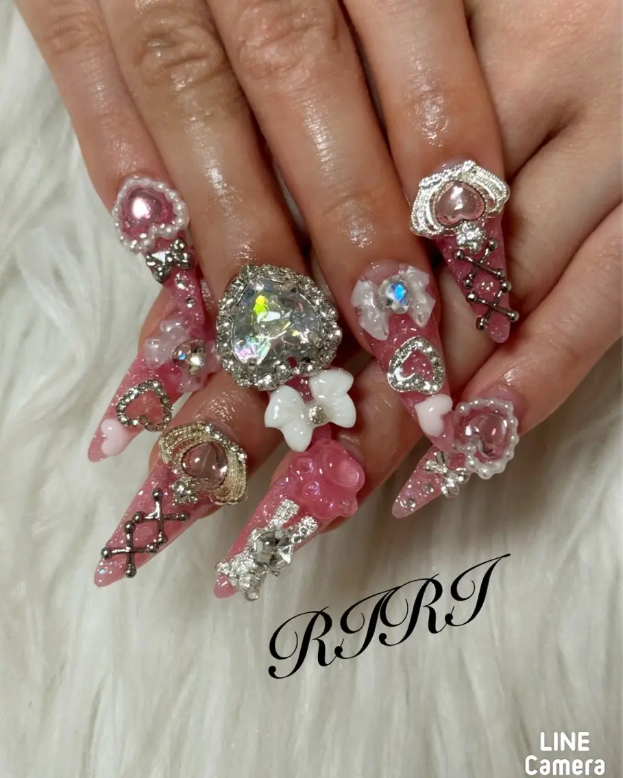 ネイル ジェルネイル ハート キラキラネイル 韓国ネイル ラメ(グリッター) riri オーナーのネイルデザイン