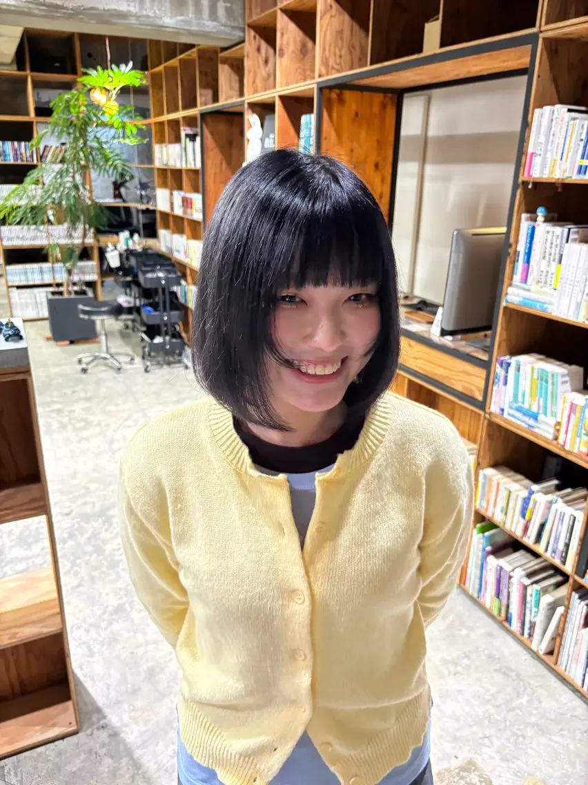 カラー nii. 源中 優芽花のヘアスタイル