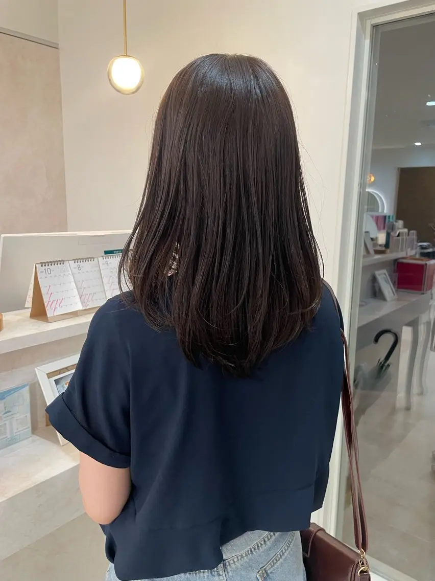 ミディアム ミディアムレイヤー レイヤーカット カット ヘアカラー ANCHORウェリナ NOZOMIのヘアスタイル