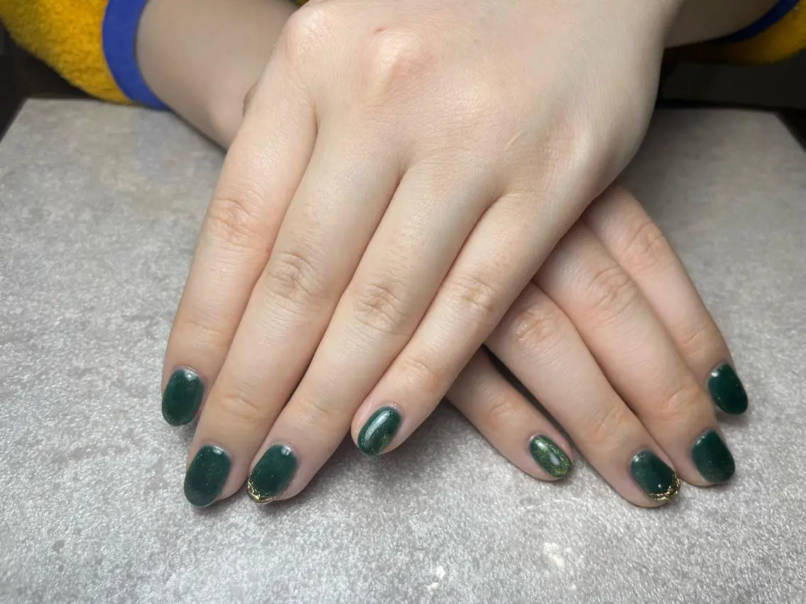 ネイル ジェルネイル グリーン マグネットネイル ミラーネイル パラジェル ハンドネイル BLANC.nail yuuのネイルデザイン