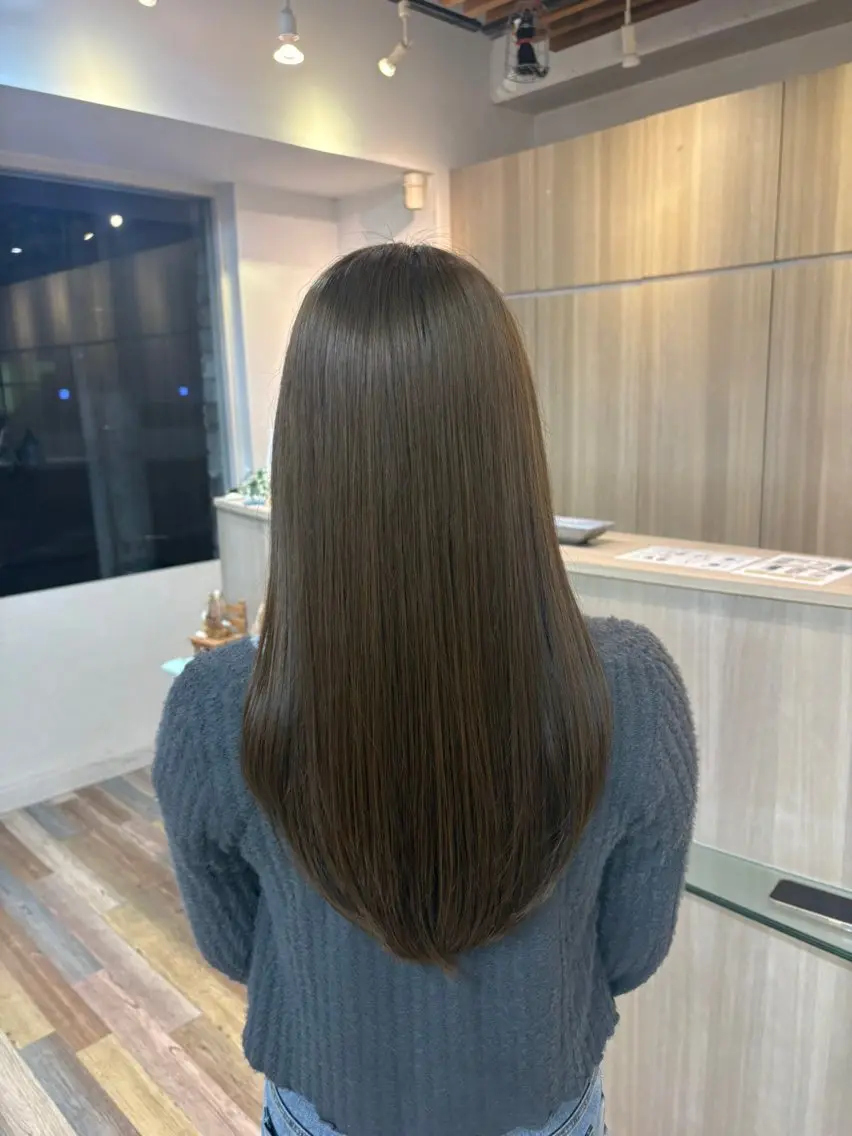 セミロング カット ヘアカラー 山本 琴音のヘアスタイル