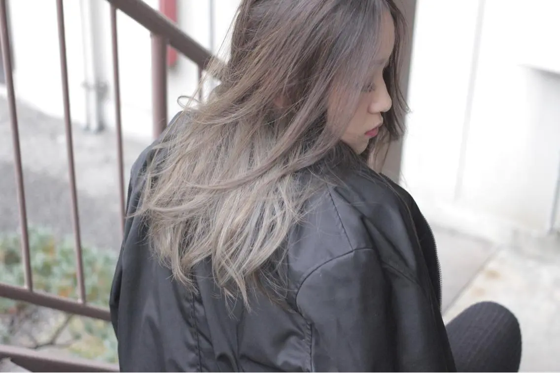 セミロング ロング カラー 透明感カラー ダブルカラー 松田 由貴のヘアスタイル