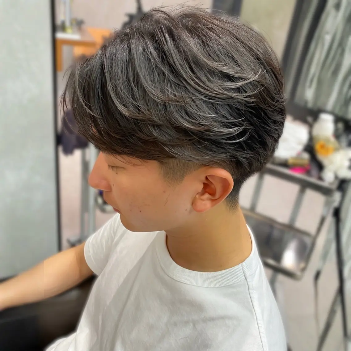 ミディアム パーマ メンズ ミディアムパーマ メンズバレイヤージュ メンズハイライト メンズパーマ くせ毛 カット パーマ メンズ特化/片山🦚 ショート/パーマのヘアスタイル