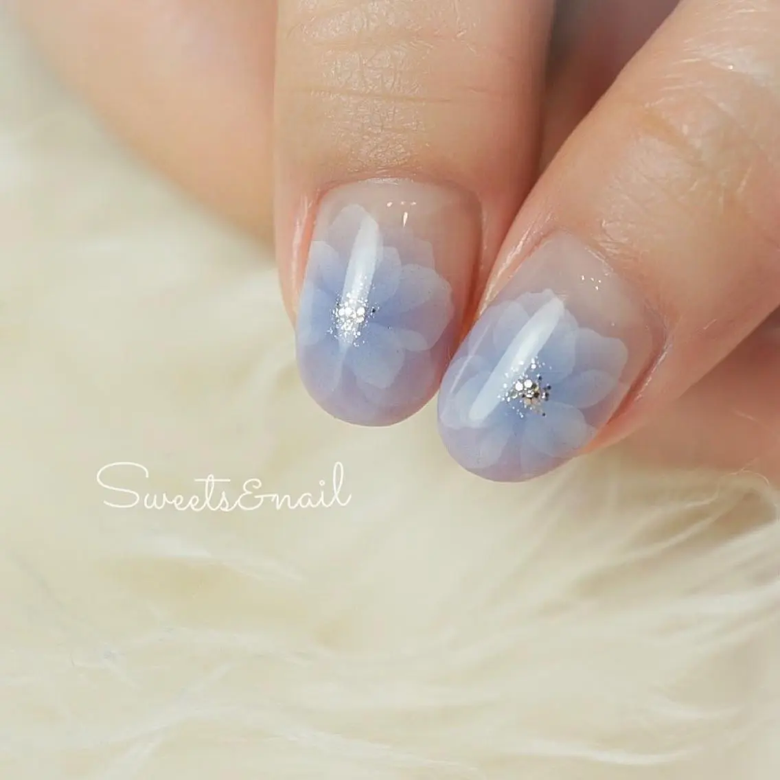 ネイル ブルー フラワーネイル ジェルネイル グラデーション 水色 Sweets& nail みなこのネイルデザイン