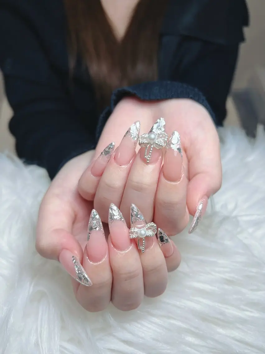 ネイル オーロラネイル ボルドー ブラウン 氷ネイル・うるうるネイル キラキラネイル Julli NailStudioのネイルデザイン