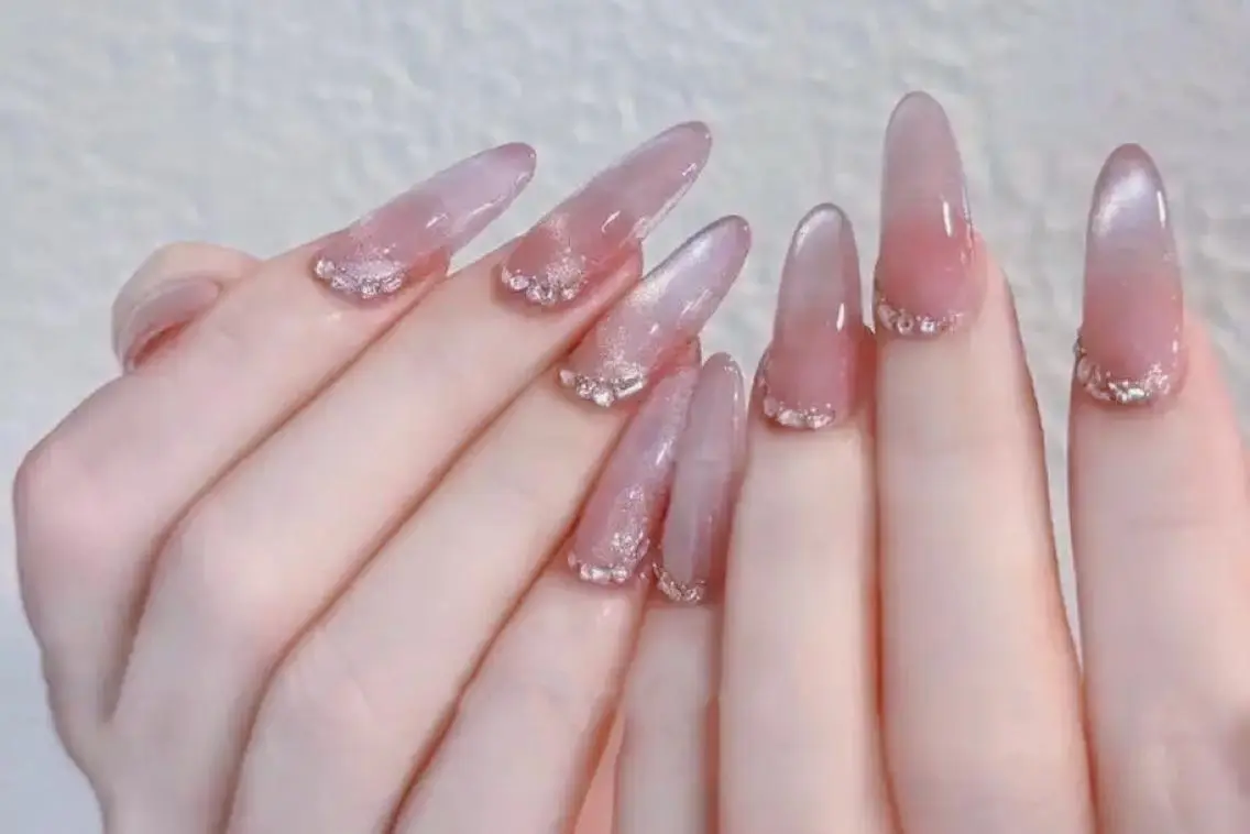 ロング 💅 リリアのネイルデザイン