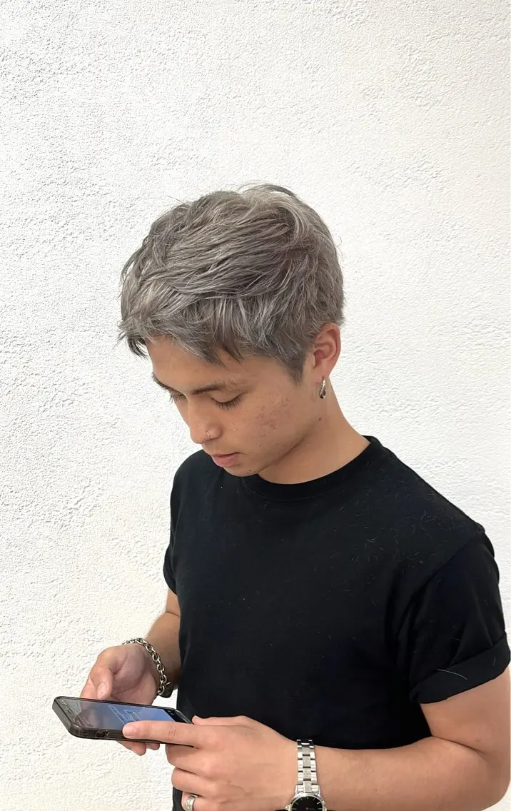 カラー メンズ メンズブリーチ ブリーチ 透明感カラー デザインカラー 髪質改善 山本梨華/ 透明感カラーのヘアスタイル