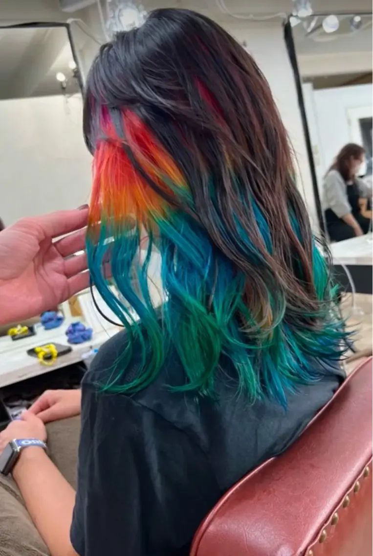 お任せブリーチデザインカラーモデル🌈🩷補習トリートメント🩷の写真