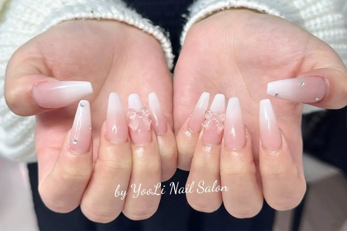 ネイル アートネイル オーロラネイル チークネイル フレンチネイル ガラスフレンチ ハンドネイル 🎀🎀YooLi Nail Salonのネイルデザイン